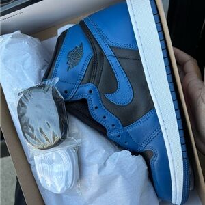 Nike Air Jordan 1 Retro High GS Sneakers